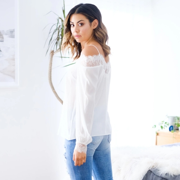 New Elegant Eyelash Lace Camisole Top - Picture 4 of 9